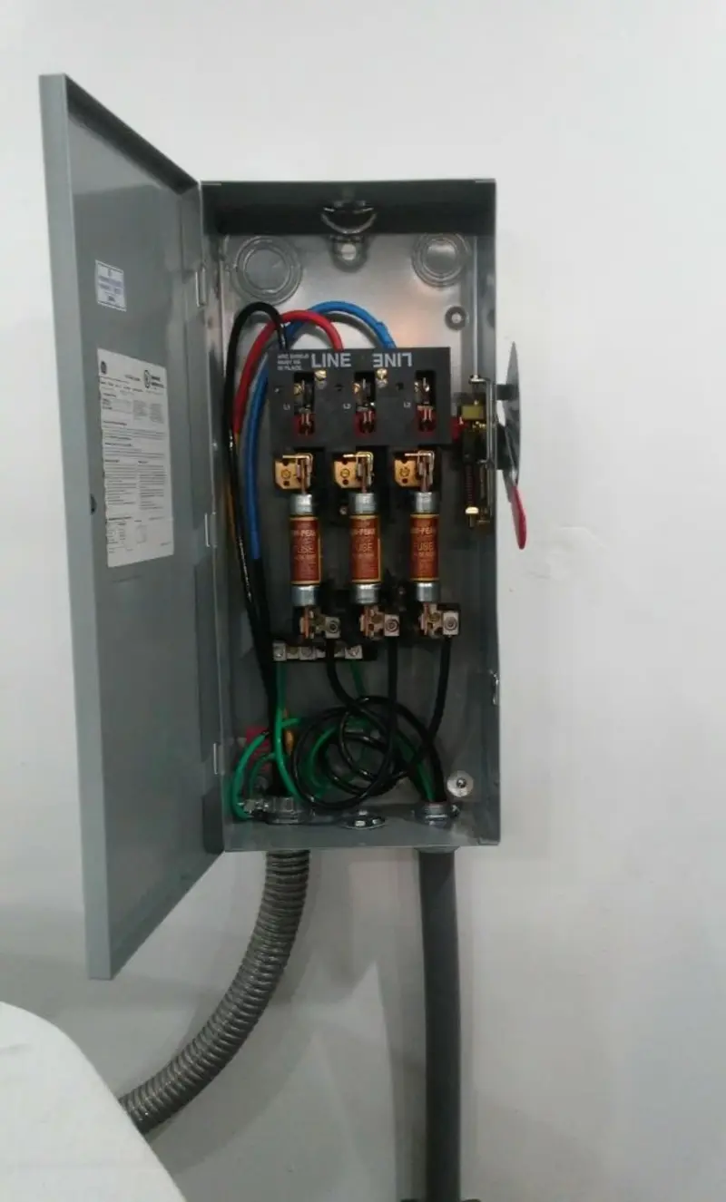 Three-phase disconnect switch installed for Electrical Wiring & Rewiring in Ellensburg